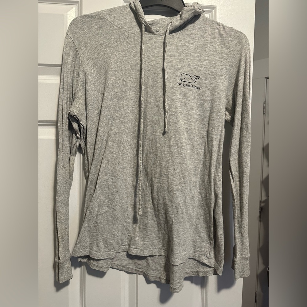 Vineyard vines light weight sweat shirt